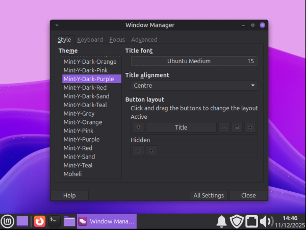 Image of Xfce desktop with the 'Window Manager' menu open and 'Title Font' option set to size 15